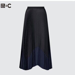 UNIQLO : C - PLEATED SKIRT XS